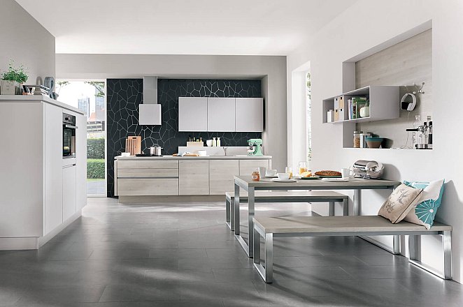 Moderne keuken in rechte opstelling - Afbeelding 1 van 4