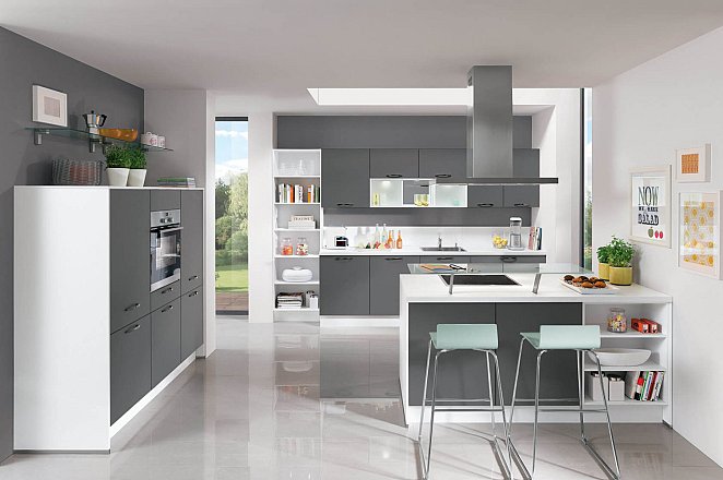 Moderne keuken met kookeiland - Afbeelding 1 van 5