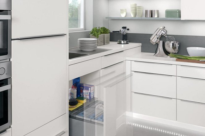Ruim opgezette keuken met eiland en eetgedeelte - Afbeelding 6 van 17