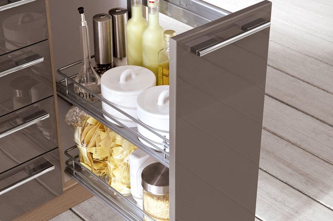 Ruime woonkeuken met inventieve ruimtes - Afbeelding 2 van 3