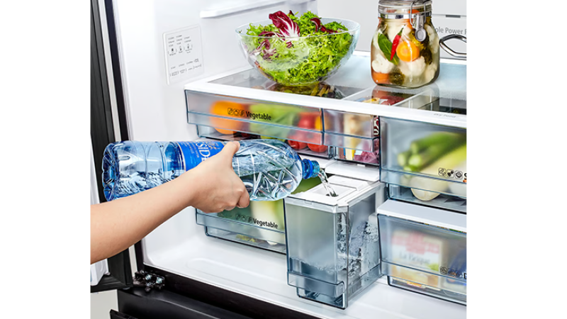 IJs en waterdispenser